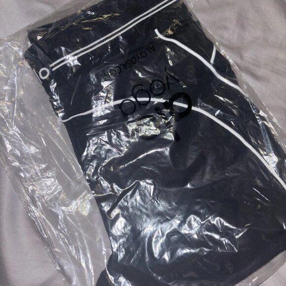 Alo Yoga Airbrush Heart Throb Bra & High-Waist Legging Set Activewear - Picture 5 of 6